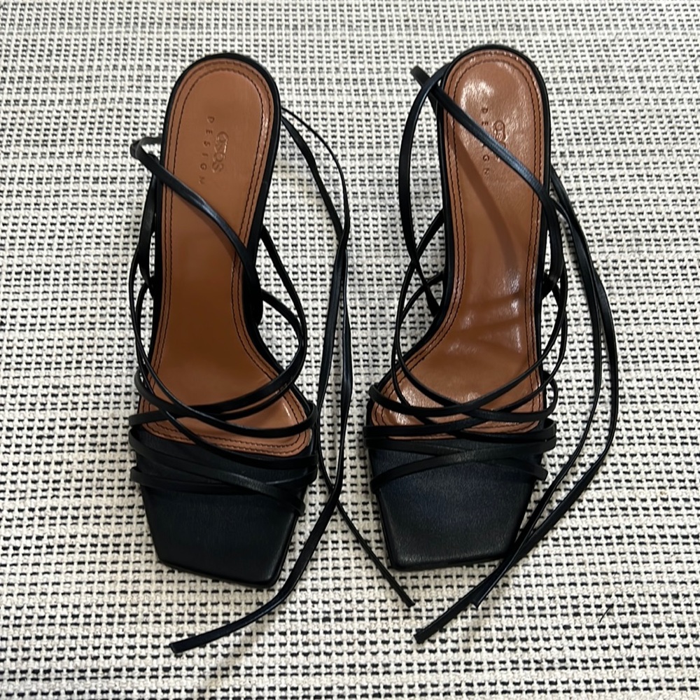NWOT Strappy High Heeled Sandals